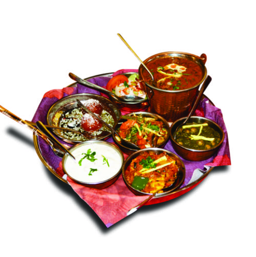Thalimenü mit Fleischgerichten (pakistanische Art)